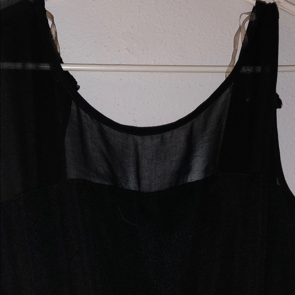 Clothes - Picture 3 of 6